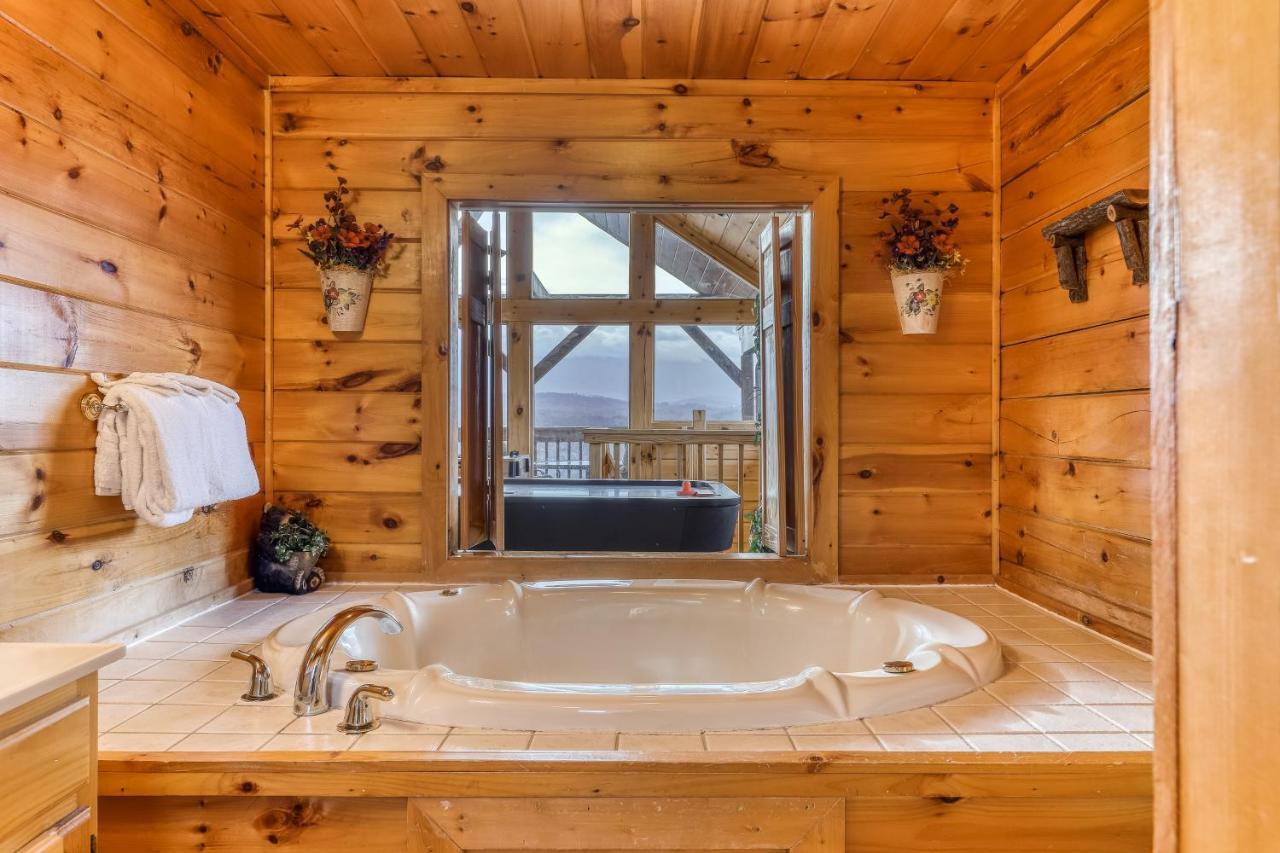 Amidst The Beauty Villa Pigeon Forge Bagian luar foto