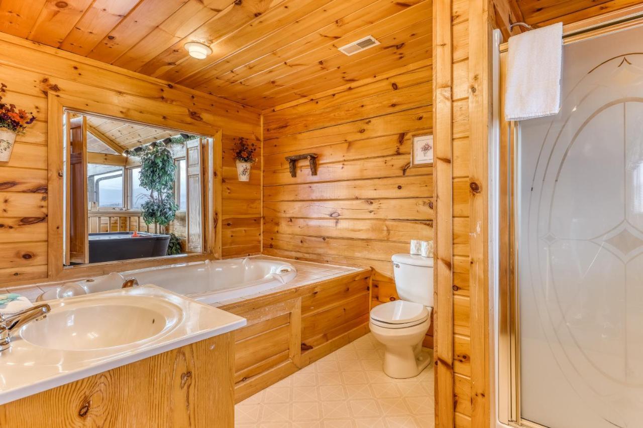 Amidst The Beauty Villa Pigeon Forge Bagian luar foto
