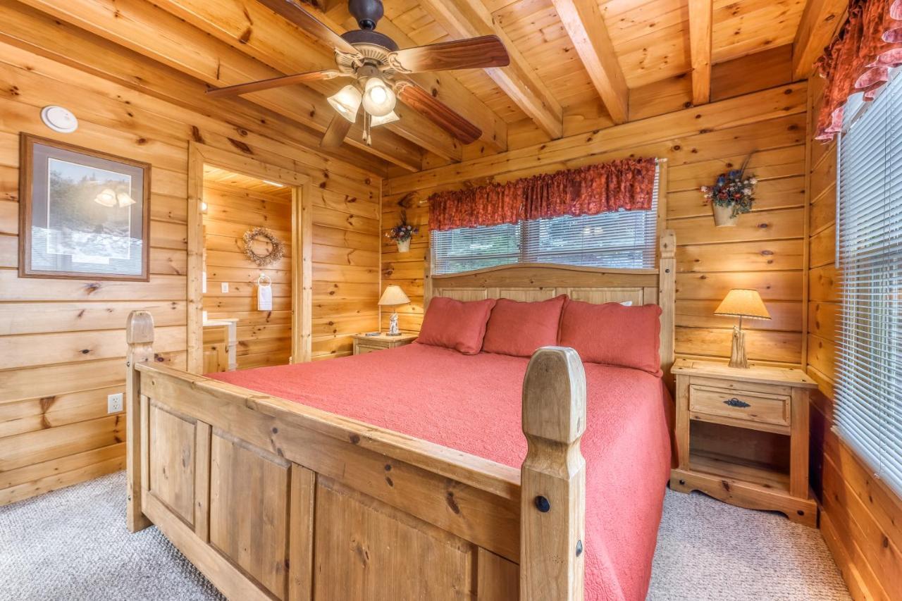 Amidst The Beauty Villa Pigeon Forge Bagian luar foto
